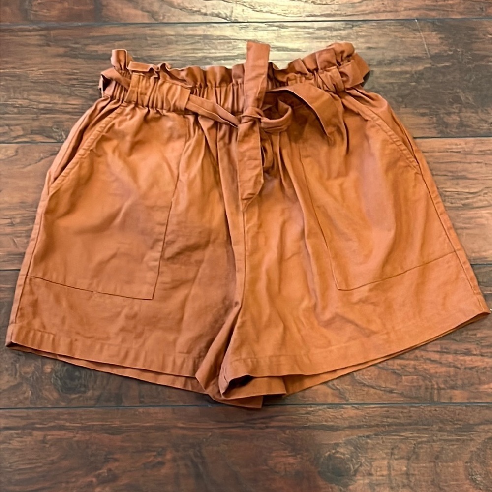 Women's paper bag shorts, rust color, size small
